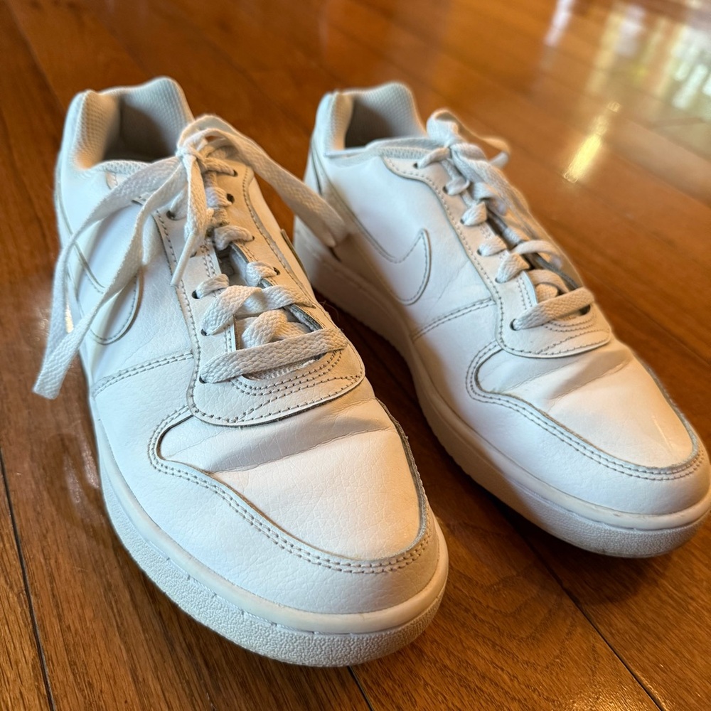 Nike White Classic Leather Sneakers Timeless Design Women’s Size 7